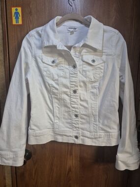 St. John's Bay Women's White Denim Jean Jacket.  Box 47